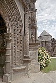 Guimiliau, church enclosures, detail of the sculptured porch